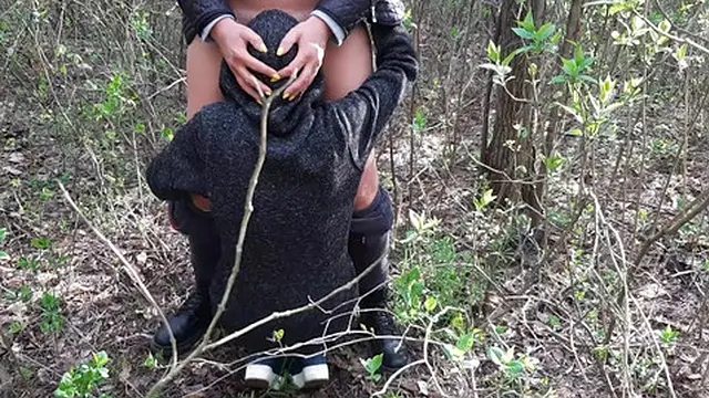 Наш секс в лесу сняла на камеру подруга &mdash;  которая нас случайно застукала - lesbian_illusion